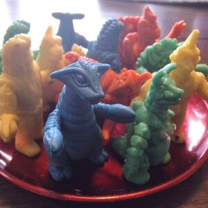 Rare 80s Ultraman Keshi Monster Figurines Set - Made In Japan
